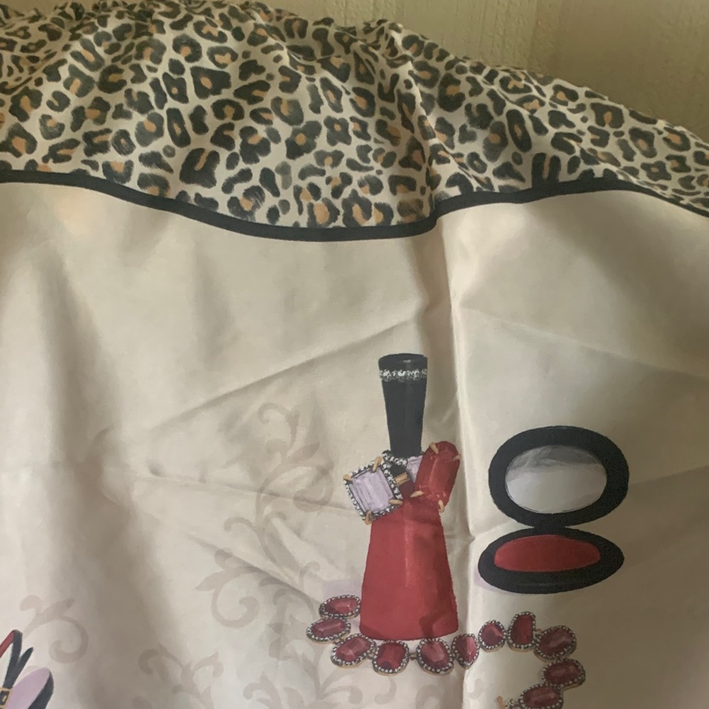BathinStyle 6 Pc Set Glamour Girl Cream Shower Curtainw/Stiletto&Makeup Accents